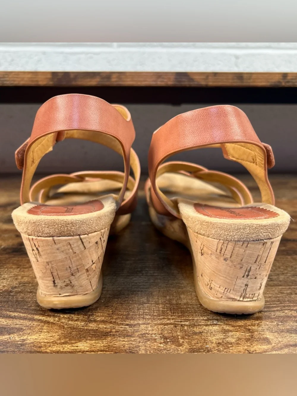 Baretraps Cork Wedge Heel‎ Sandals Faux Leather Pink Casual Freesia Women's 7.5